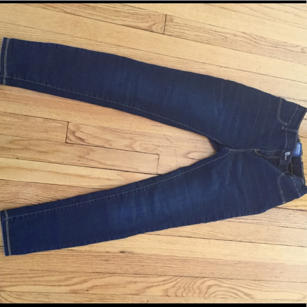 Like new girls size 14 Old Navy rockstar jeggings!